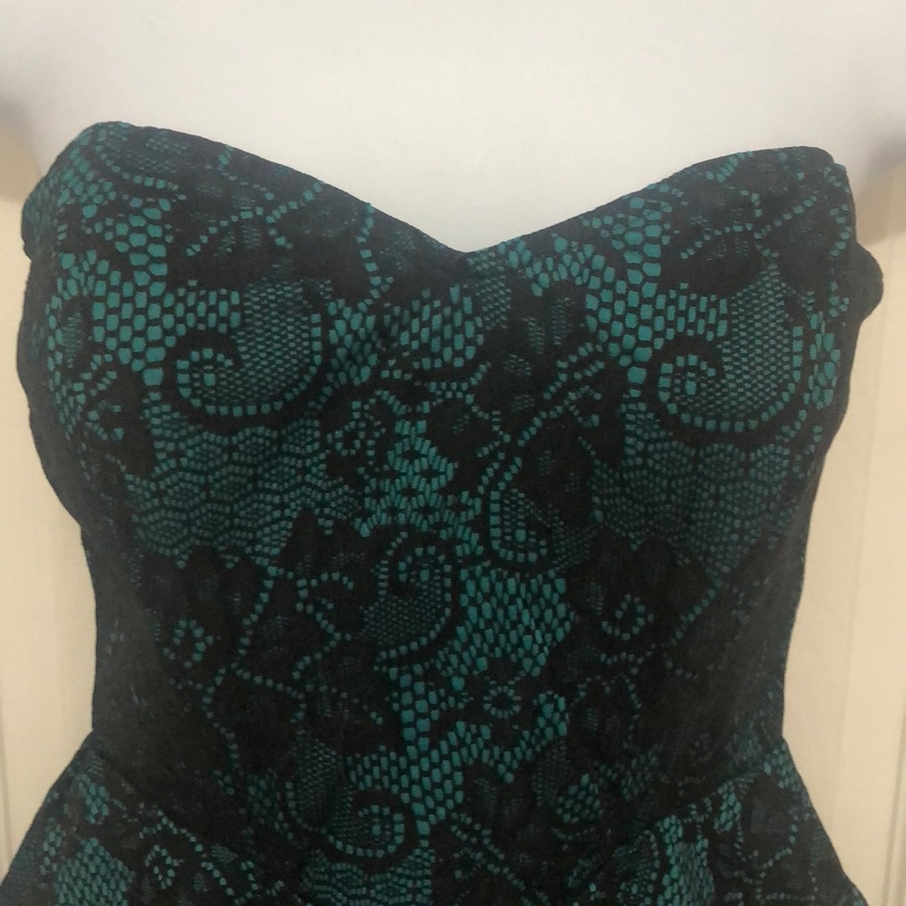 Hae Strapless top - Picture 2 of 6